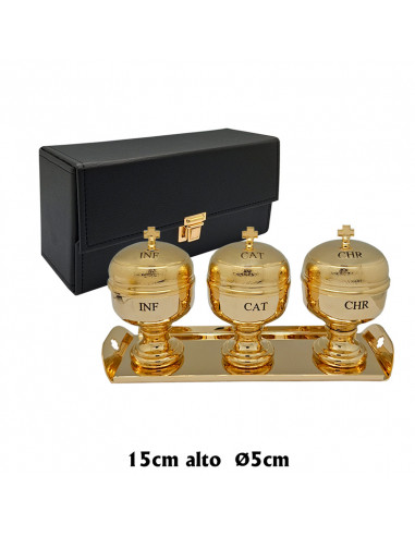Crismera 3 Vasos Con Bandeja Metal Dorado Y Cristal Interno Estuche Rectangular