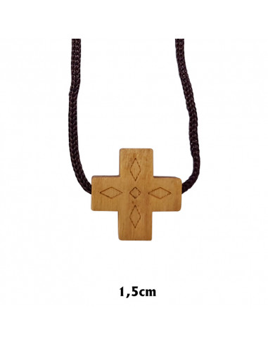 Cruz Madera Clara Cuadrada Grabado Interno Ambas Caras 15x14mm Con Cordon