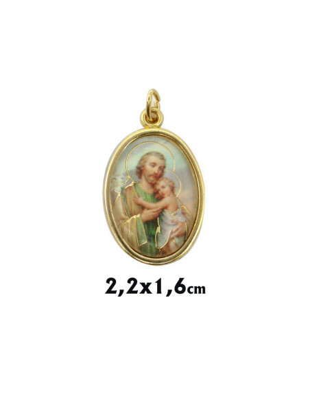 Colgante Madera Forma Corazon Sagrada Familia Cordon Caucho Y Cierre Metal