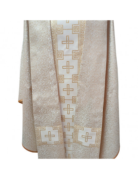 Casulla Estampada Tipo Damasco Con Galon Greca Romana N376 Blanca