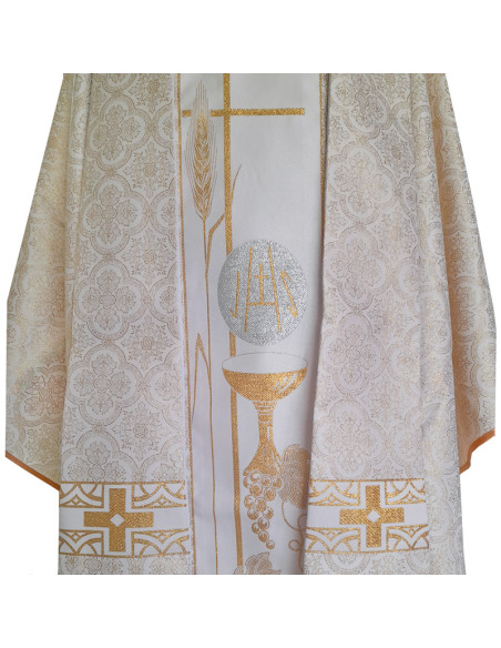 Casulla Estampada Tipo Damasco Con Galon Cruz Y Espiga Fina Caliz Y Forma N375 Blanca