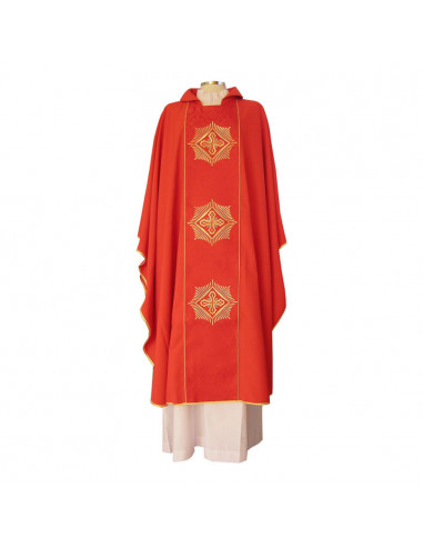 Casulla Bordada Tres Cruces Y Rombos Galon Adamascado Roja Kor/166