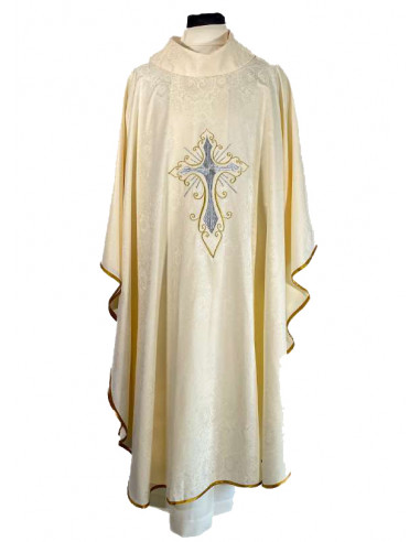 Casulla adamascada bordada cruz grande con dorada alrededor