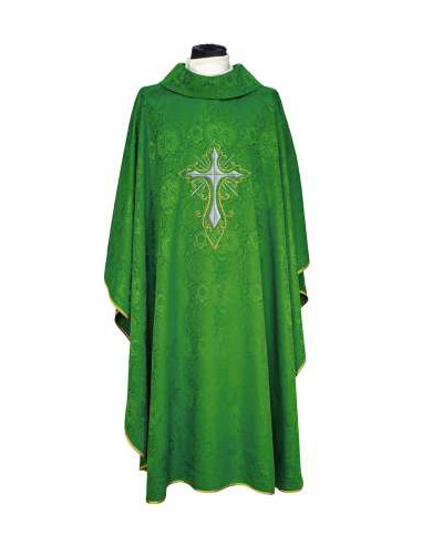 Casulla adamascada bordada cruz grande verde con dorada alrededor