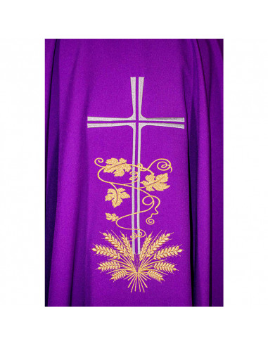 Casulla Cruz larga con hojas de parra...