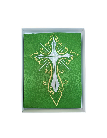 Casulla Adamascada Bordada Cruz Grande Verde Con Dorada Alrededor