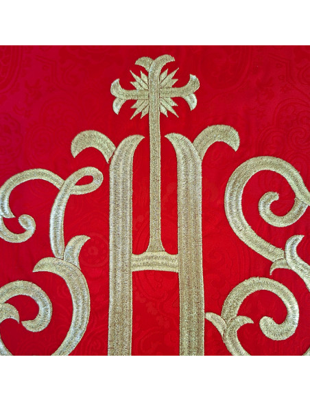 Casulla adamascada bordada JHS roja
