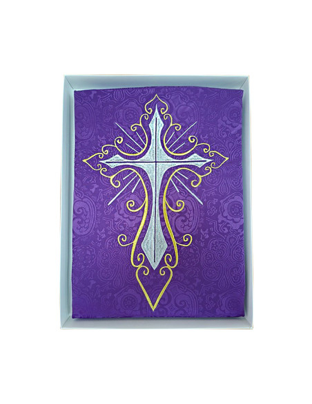 Casulla Adamascada Bordada Cruz Grande Morada Con Dorada Alrededor