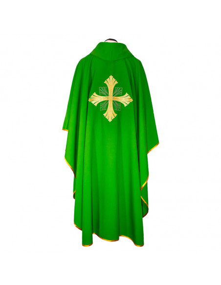 Casulla Bordada Cruz Grande Con Rayado En Puntas Verde