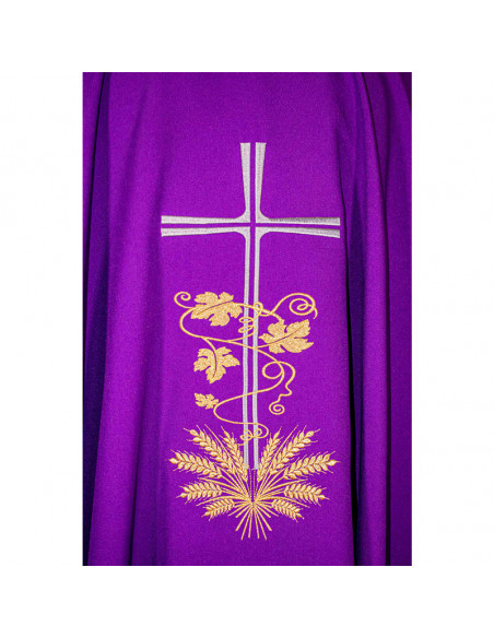 Casulla Cruz Larga Con Hojas De Parra Y Espigas En Base Morada