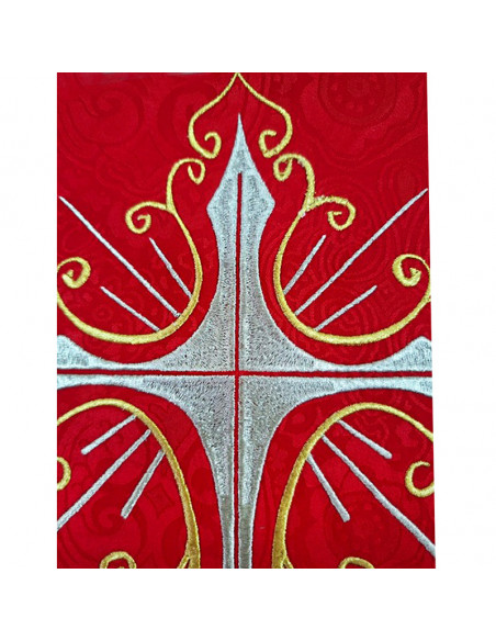 Casulla Adamascada Bordada Cruz Grande Roja Con Dorada Alrededor