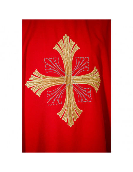 Casulla Bordada Cruz Grande Con Rayado En Puntas Roja