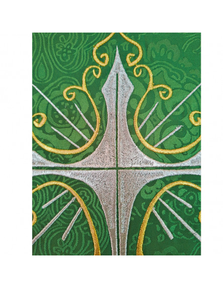 Casulla Adamascada Bordada Cruz Grande Verde Con Dorada Alrededor