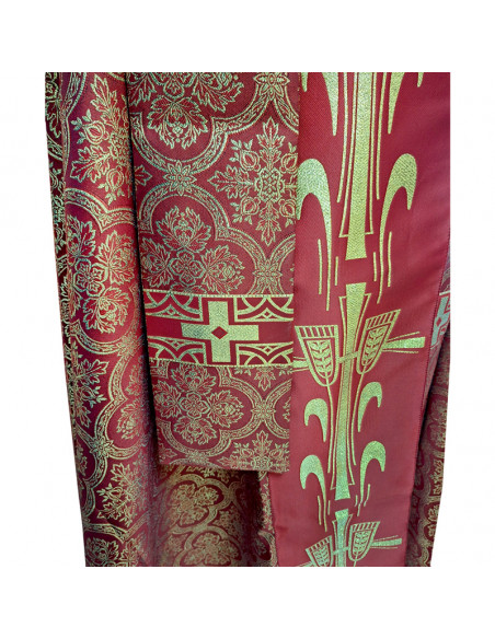 Capa Pluvial Estampada Roja Tipo Damasco Espigas Y Cruz Rosas Bordadas Detras N441 Con Estola