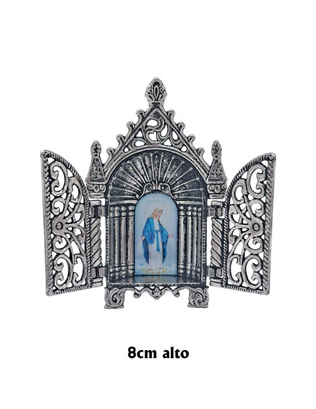 Capilla metal calada con puertas